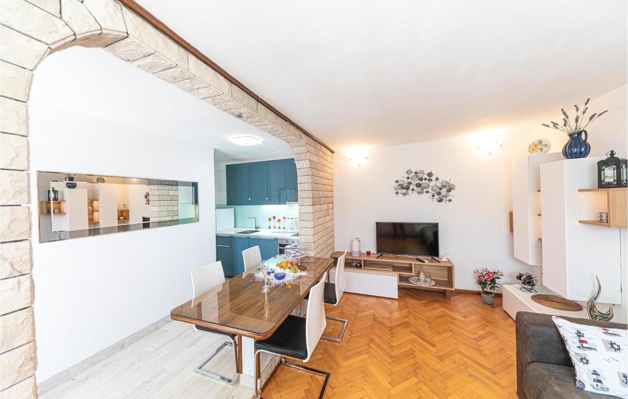 5 Bedroom Cozy Home In Okrug Donji Округ-Доньи Экстерьер фото