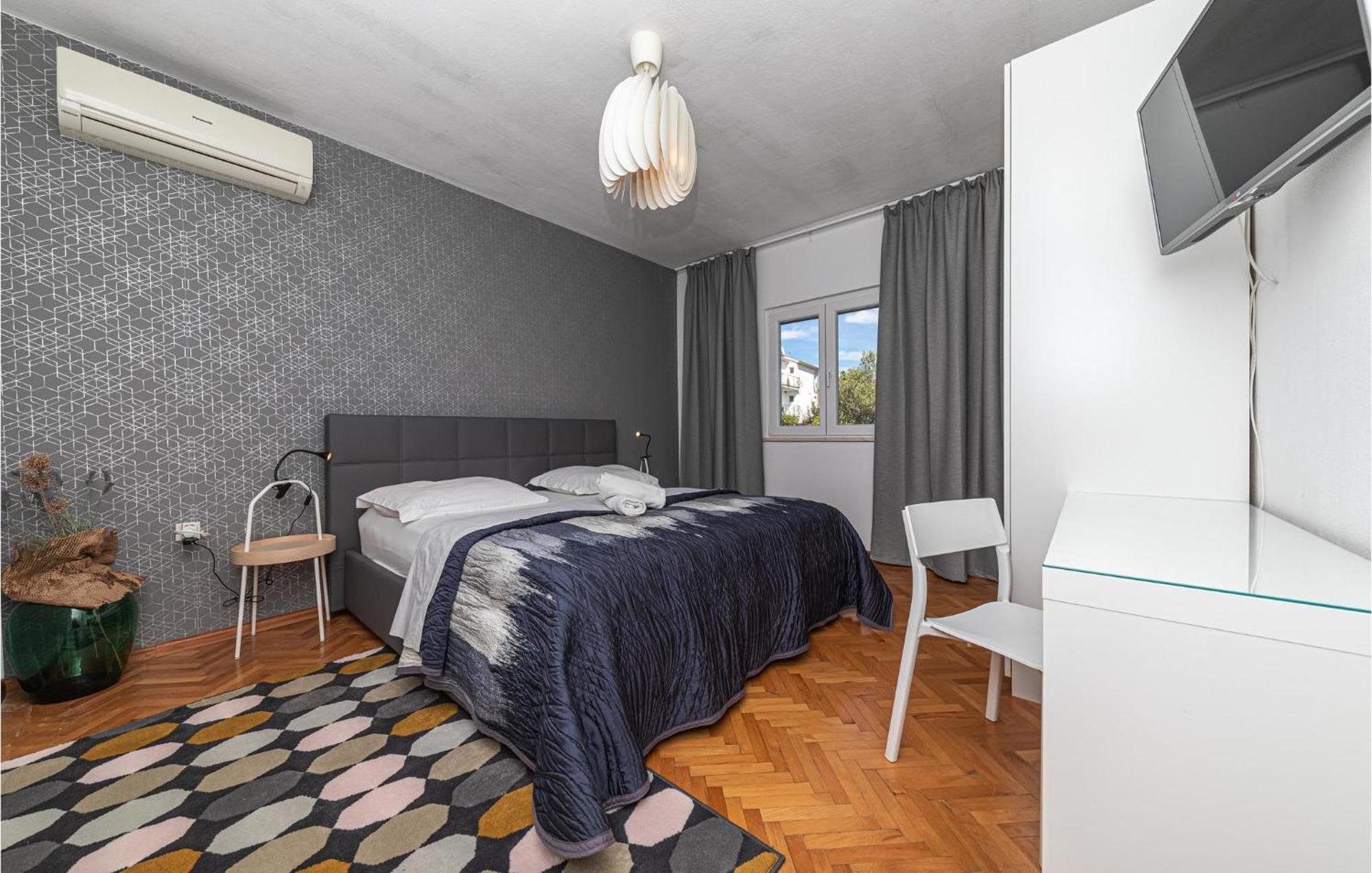 5 Bedroom Cozy Home In Okrug Donji Округ-Доньи Экстерьер фото