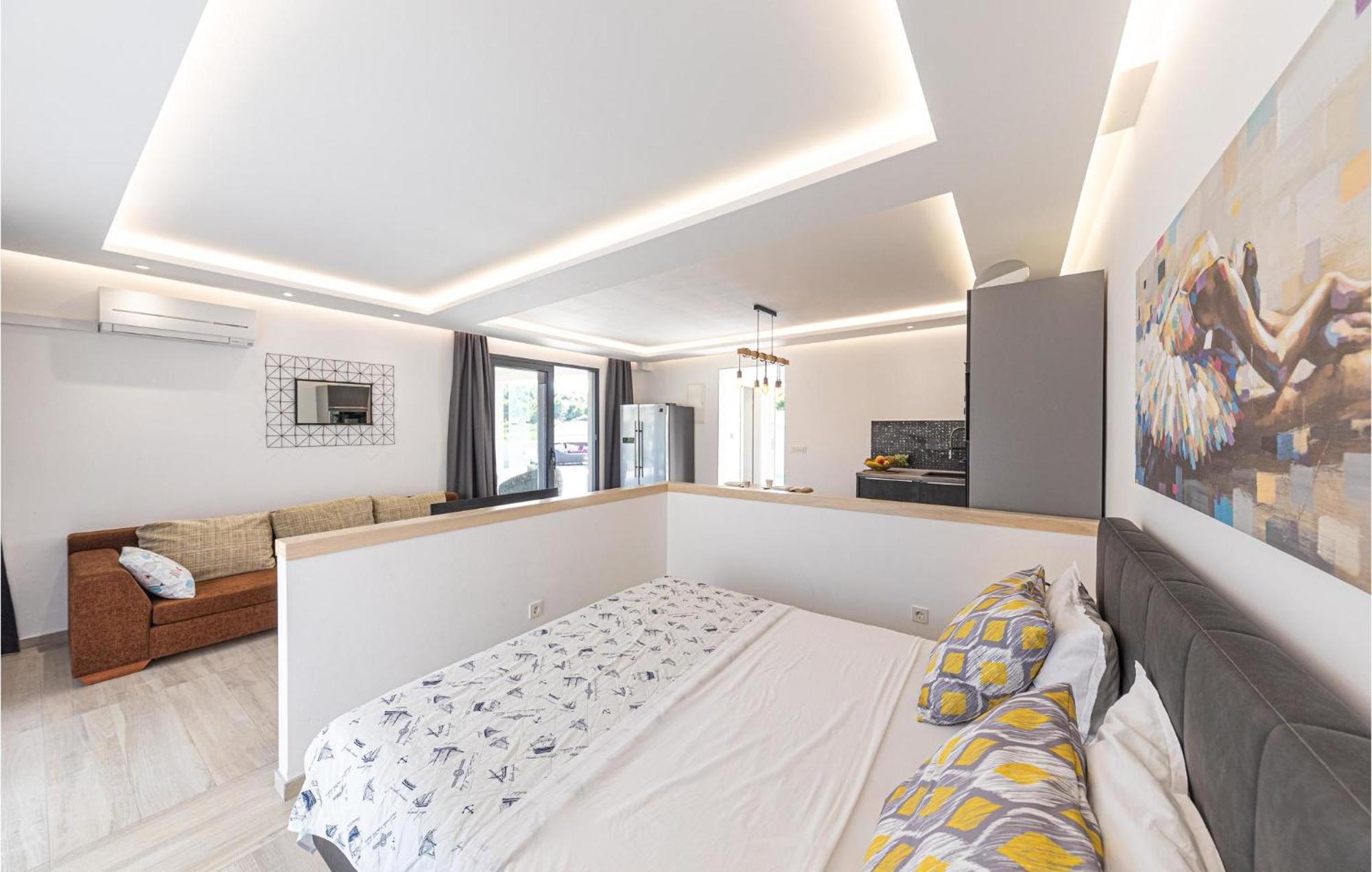 5 Bedroom Cozy Home In Okrug Donji Округ-Доньи Экстерьер фото
